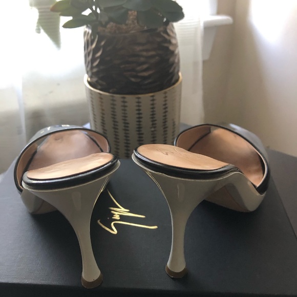 Giuseppe Zanotti Patent Leather Peep Toe Mules - Picture 4 of 4